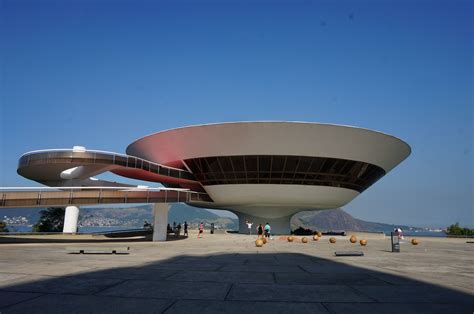  Museu de Arte Contemporânea de Niterói: สัมผัสศิลปะร่วมสมัยในสถาปัตยกรรมที่น่าทึ่ง!